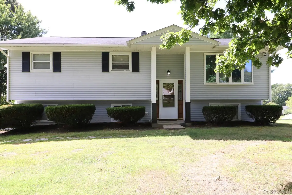 23 Buttermilk Drive, Poughkeepsie, NY 12601 - Image #1