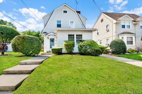 62 Dover Lane, Yonkers, NY 10710