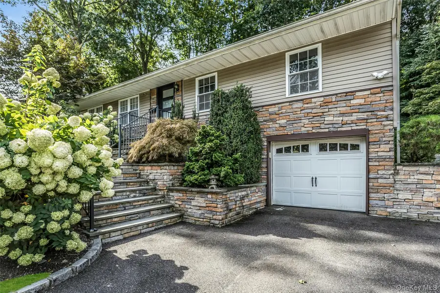 5 Meadowfield Lane, Glen Cove, NY 11542 - Image #3