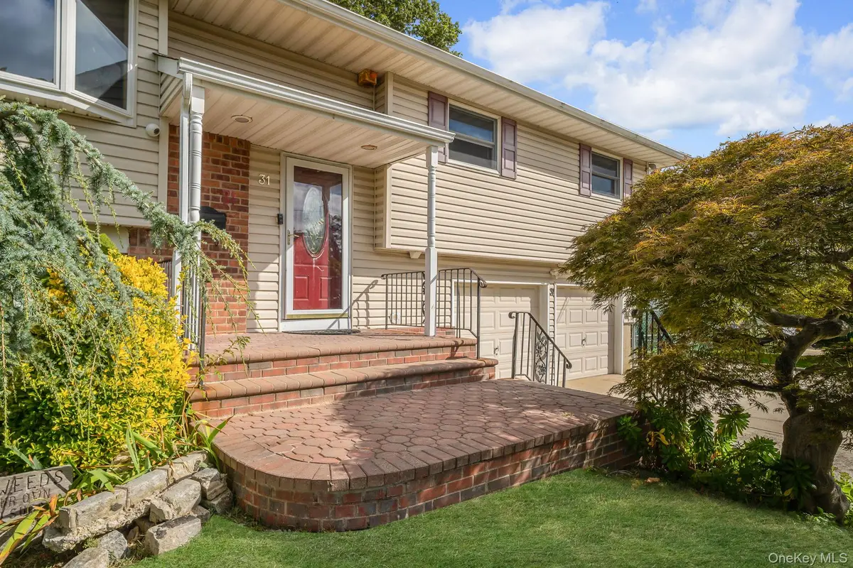 31 Craig Road, Islip Terrace, NY 11752 - Image #1
