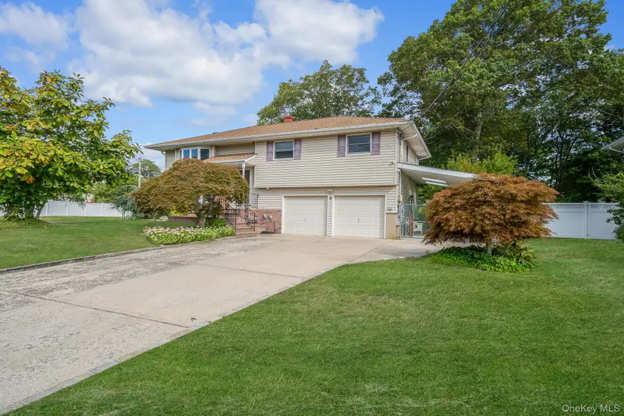 31 Craig Road, Islip Terrace, NY 11752 - Image #2