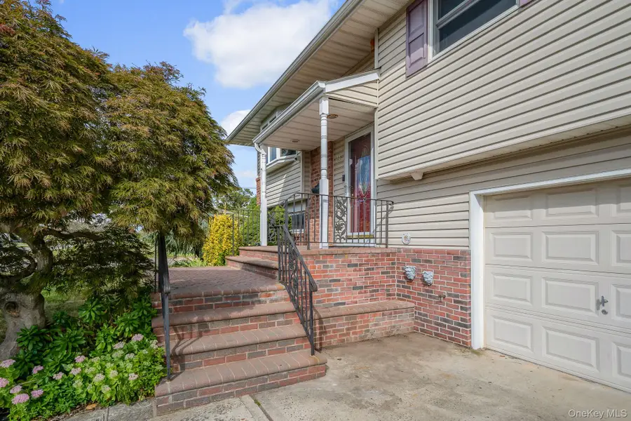 31 Craig Road, Islip Terrace, NY 11752 - Image #3