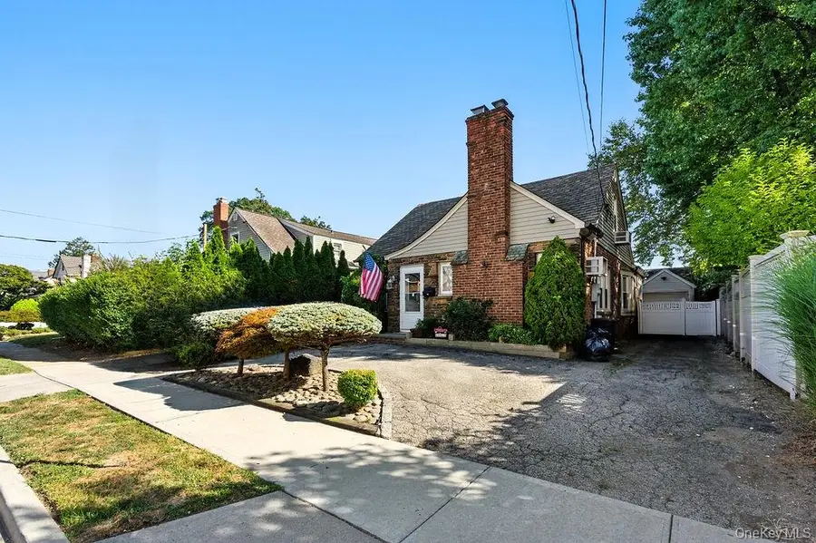 46 Ongley Street, Rockville Centre, NY 11570 - Image #2