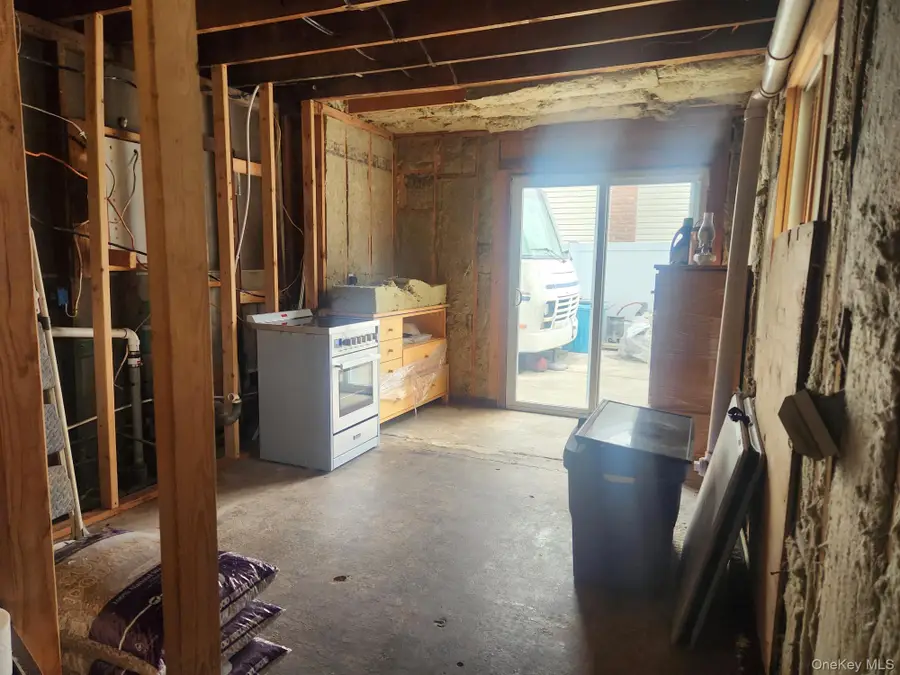 20 Wood Lane, Levittown, NY 11756 - Image #2