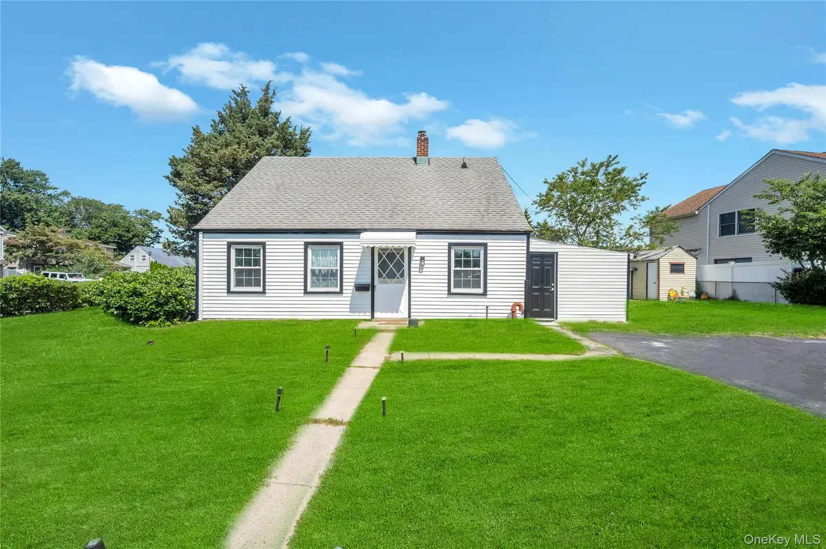 88 Anchor Lane, Levittown, NY 11756 - Image #1