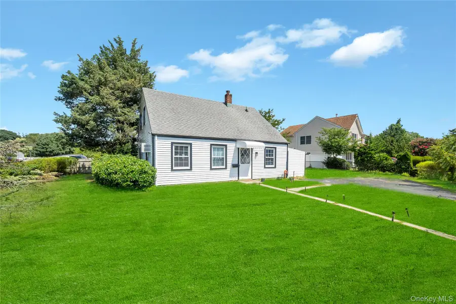 88 Anchor Lane, Levittown, NY 11756 - Image #2