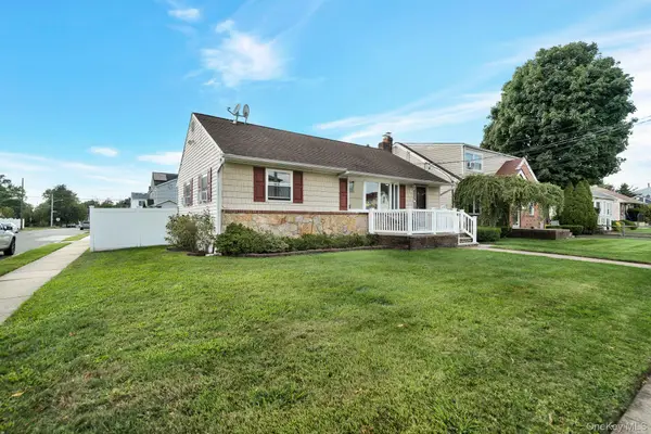 35 Myers Avenue, Hicksville, NY 11801