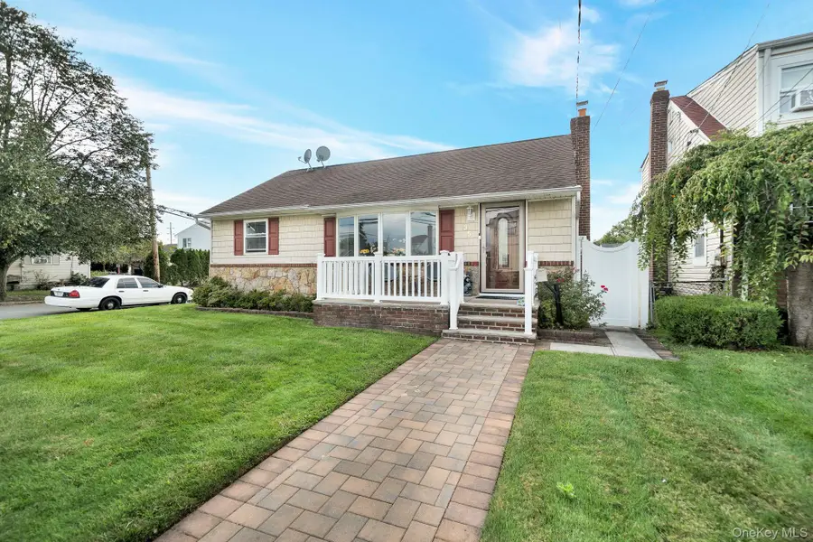 35 Myers Avenue, Hicksville, NY 11801 - Image #3