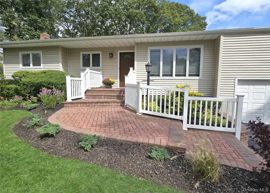 3 Candlestick Court, Dix Hills, NY 11746 - #2