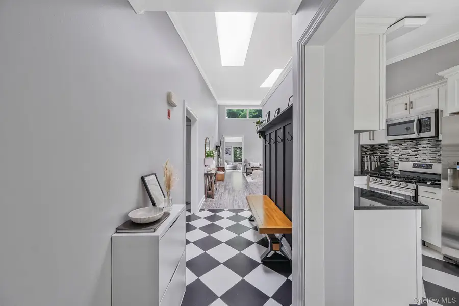 31 Eric Drive, Middle Island, NY 11953 - Image #2