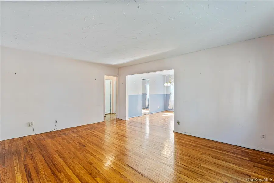 249-30 57 Avenue #1, Little Neck, NY 11362 - Image #3