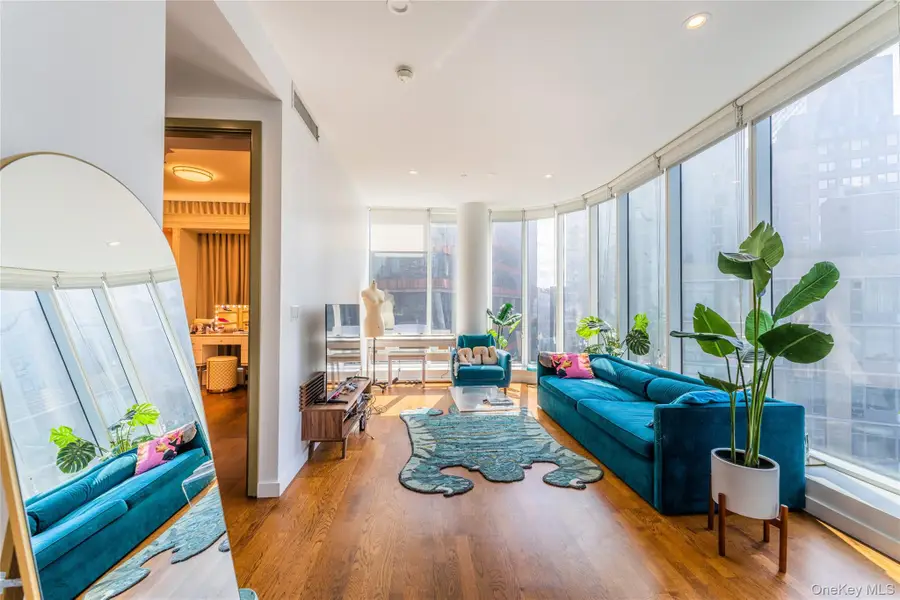 2717 42nd Road #7E, Long Island City, NY 11101 - Image #2