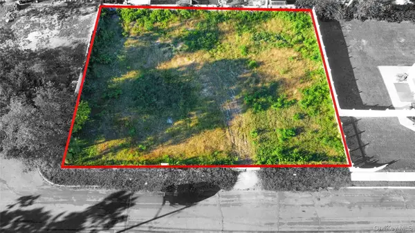 485 42nd Street, North Lindenhurst, NY 11757