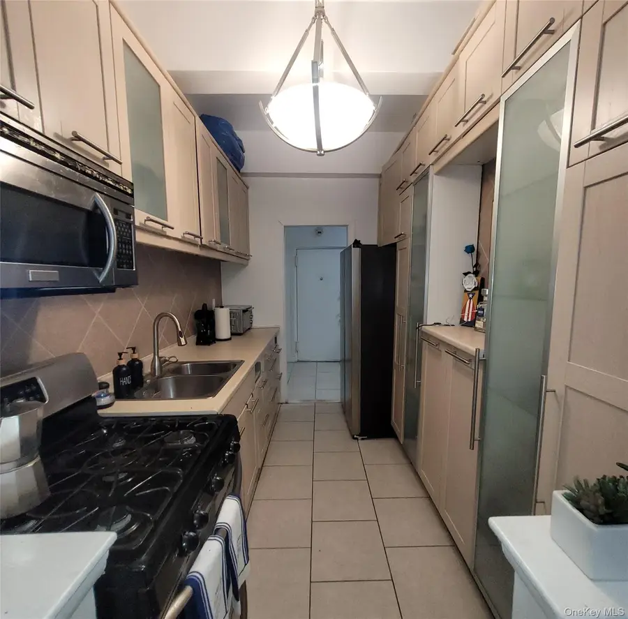 365 Bronx River Road #1H, Yonkers, NY 10704 - Image #3