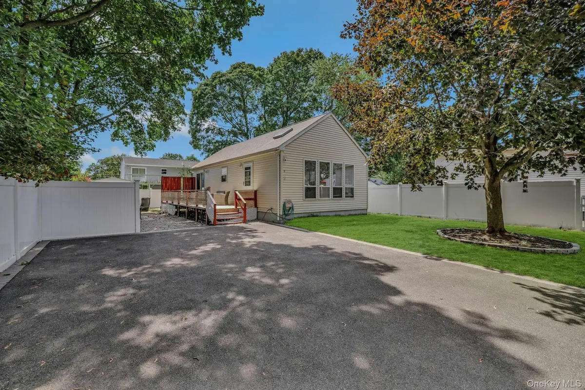 8 Holbrook Street, Bay Shore, NY 11706 - Image #1