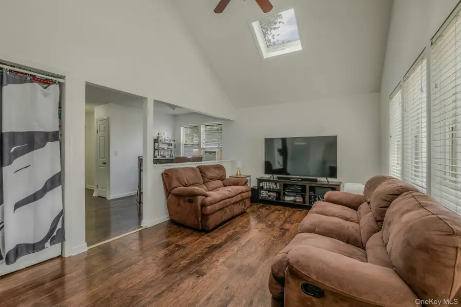 8 Holbrook Street, Bay Shore, NY 11706 - Image #3