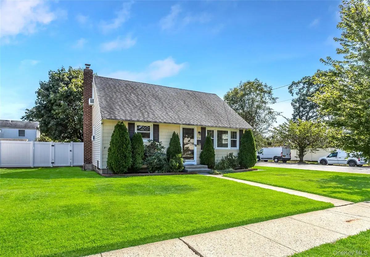 174 N Nassau Avenue, Massapequa, NY 11758 - Image #1