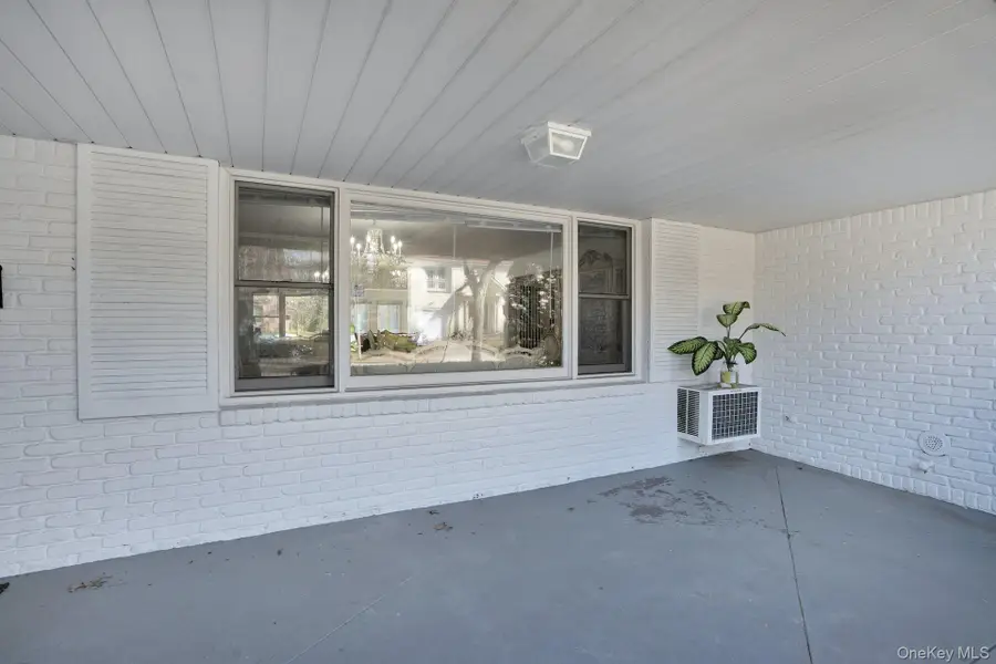 69A Warwick Road, Great Neck, NY 11023 - Image #2