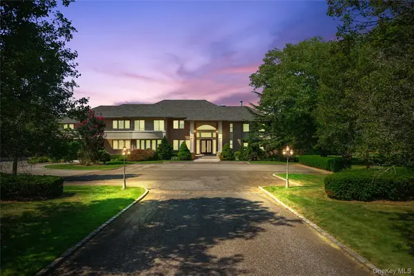 6 Old Wagon Lane, Old Westbury, NY 11568