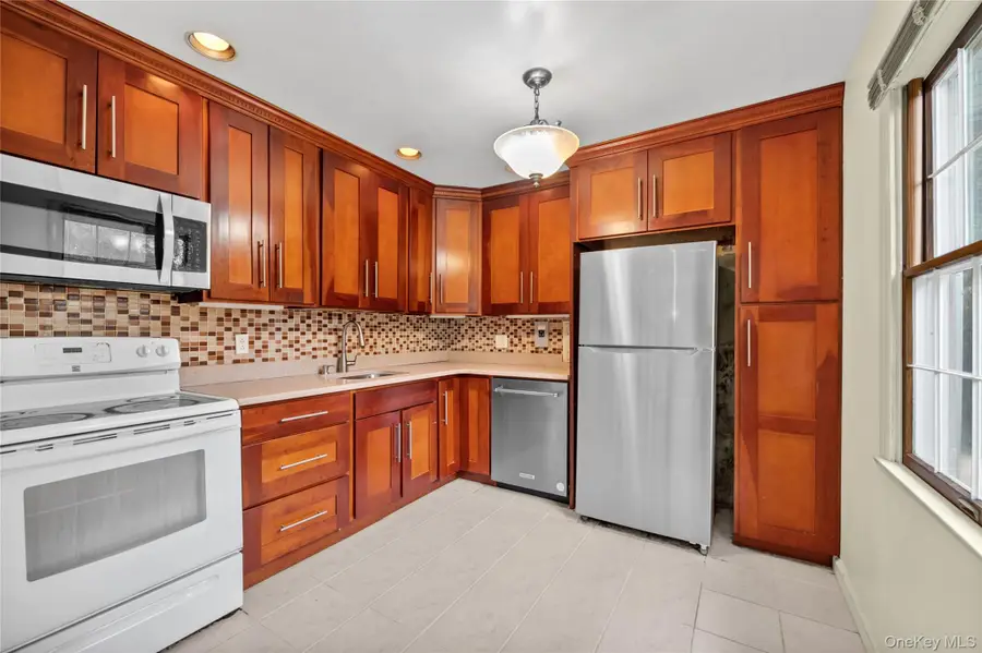 253 Raff Avenue, Carle Place, NY 11514 - Image #3