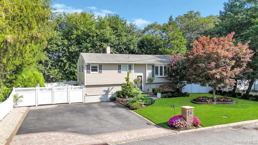 39 Crestwood Lane, Farmingville, NY 11738 - Image #2