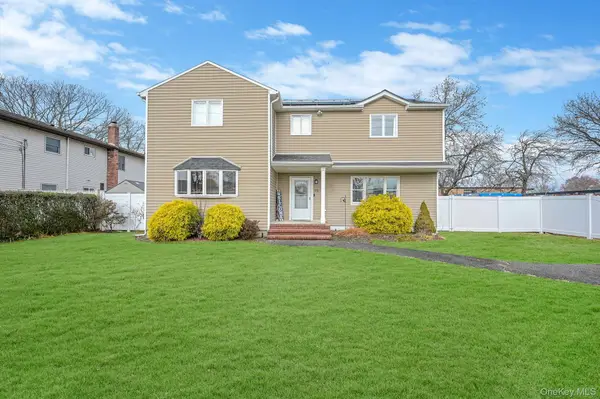 45 Feustal Street, Lindenhurst, NY 11757