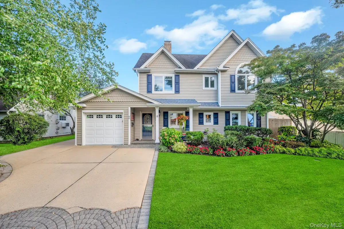 99 Lantern Road, Hicksville, NY 11801 - Image #1