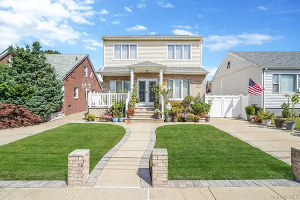 1022 Rosegold Street, Franklin Square, NY 11010