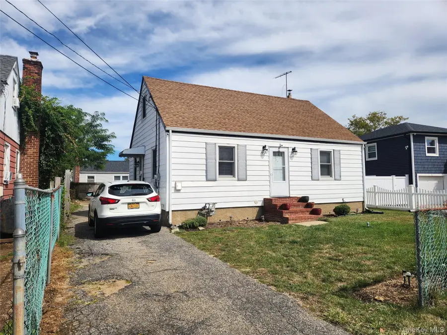 185 Grenada Avenue, Roosevelt, NY 11575 - Image #3