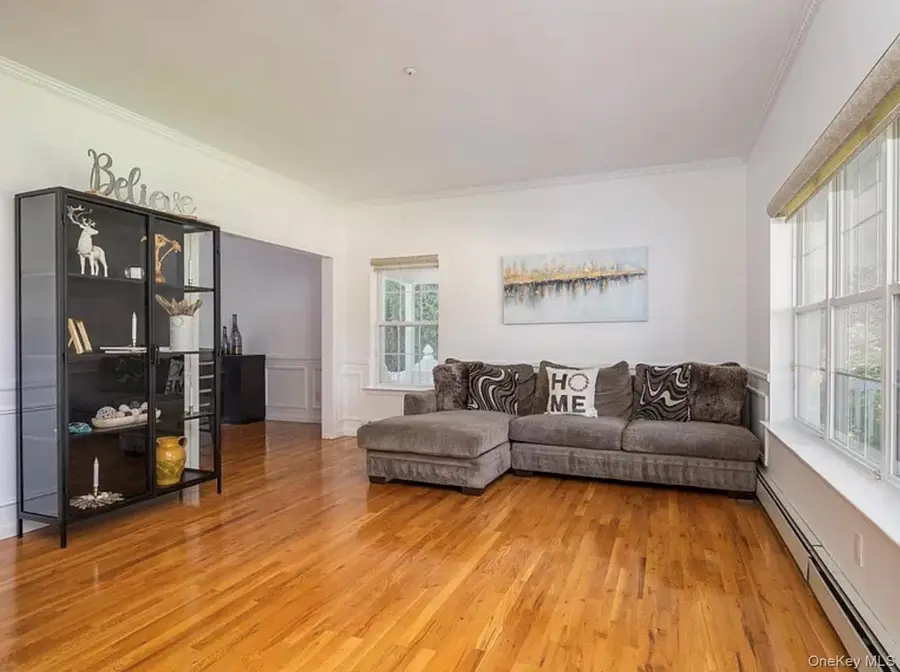 27 Enchanted Forest Road, Smithtown, NY 11754 - Image #3