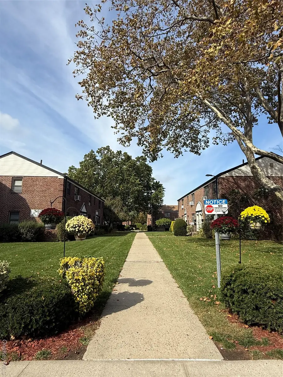 196-11 69th Avenue #2nd fl, Fresh Meadows, NY 11365 - Image #3