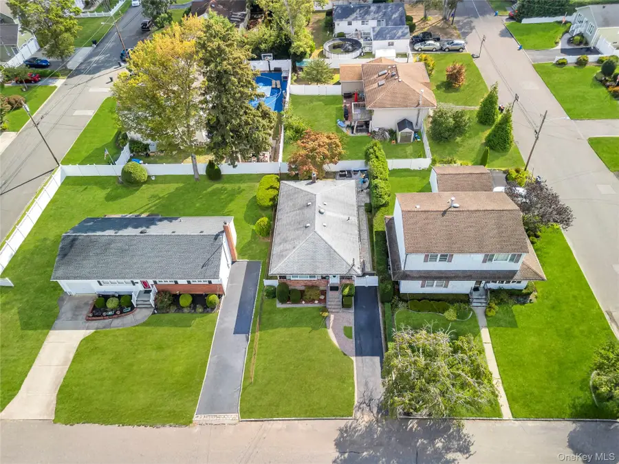 29 Collins Avenue, Deer Park, NY 11729 - Image #2