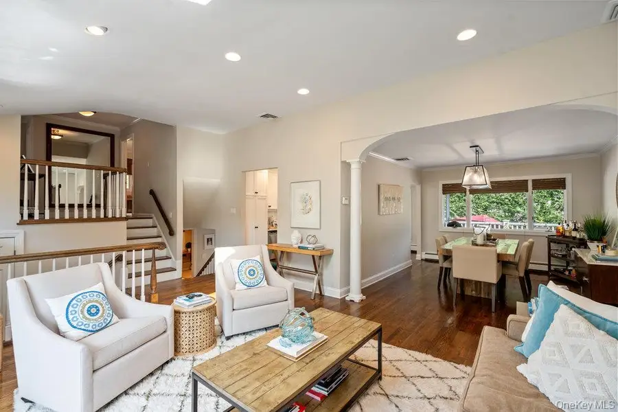 2 Flower Lane, Jericho, NY 11753 - Image #3