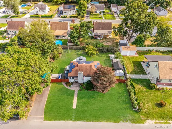 30 Oakdale Avenue, Central Islip, NY 11722