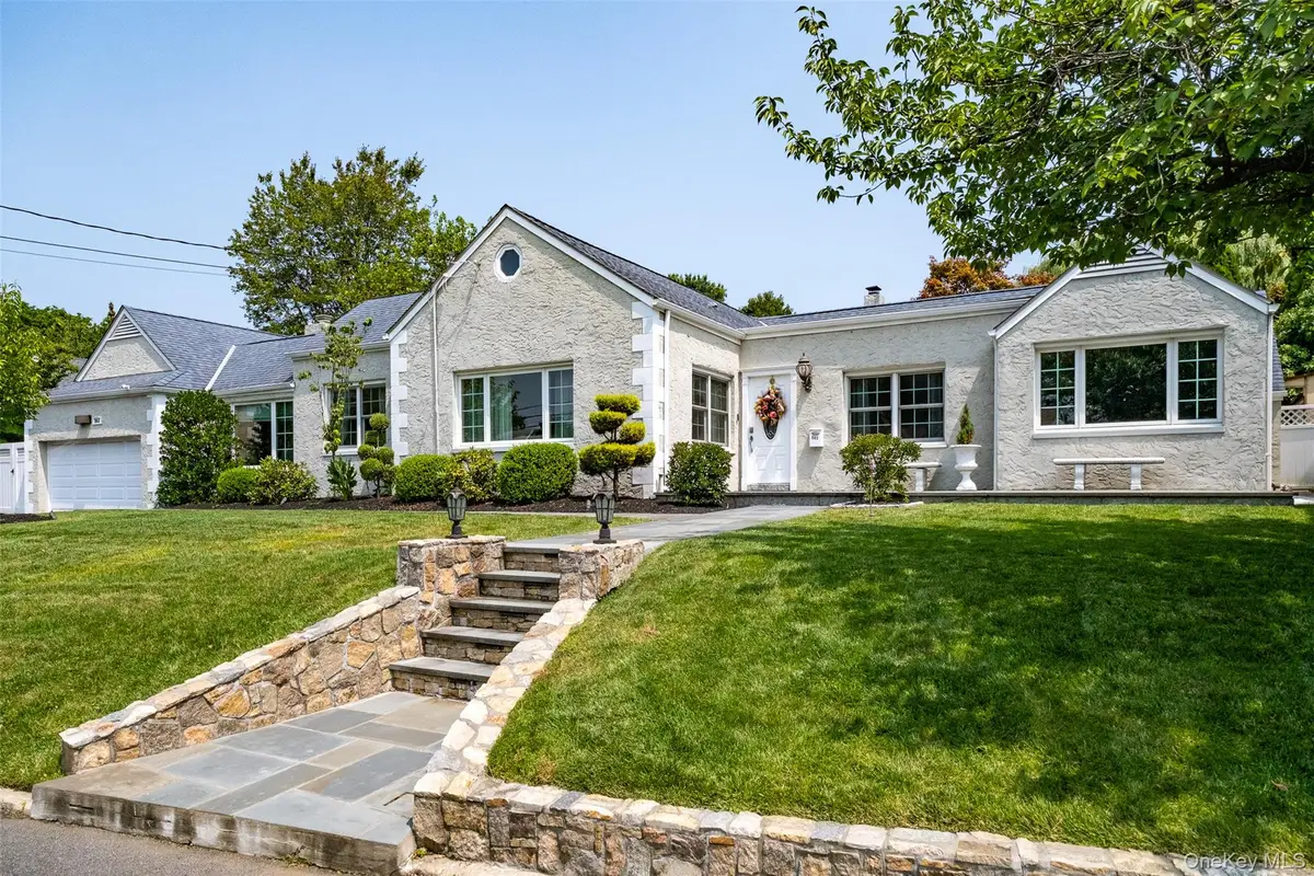 982 Split Rock Road, Pelham, NY 10803 - Image #1