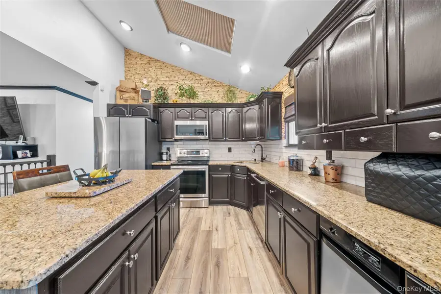 209 28th Street, Lindenhurst, NY 11757 - Image #2