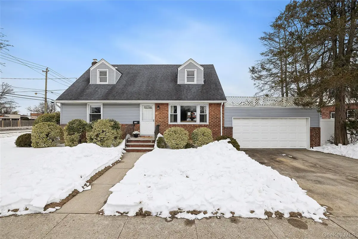 136 3rd Street, New Hyde Park, NY 11040 - #1