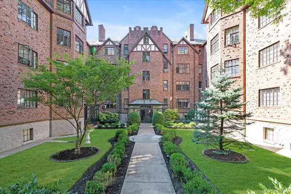 38-30 Douglaston Parkway #H4, Douglaston, NY 11363