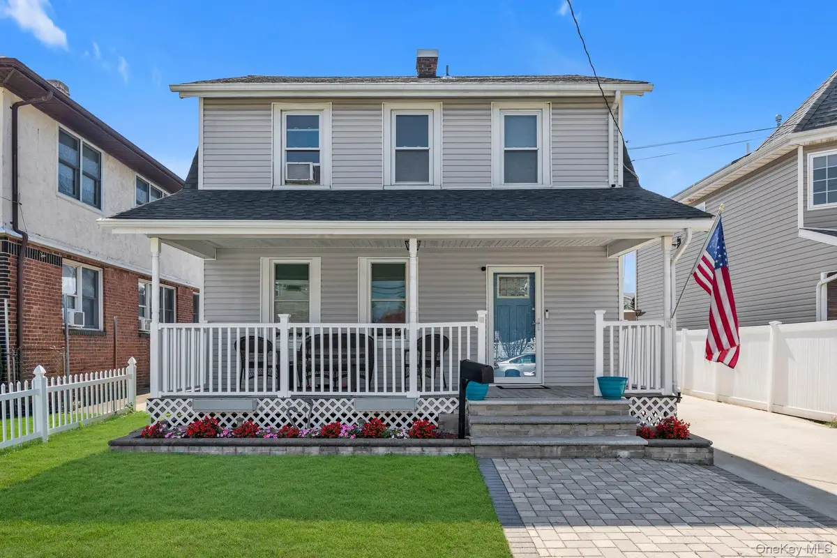 33 Notre Dame Avenue, Hicksville, NY 11801 - Image #1