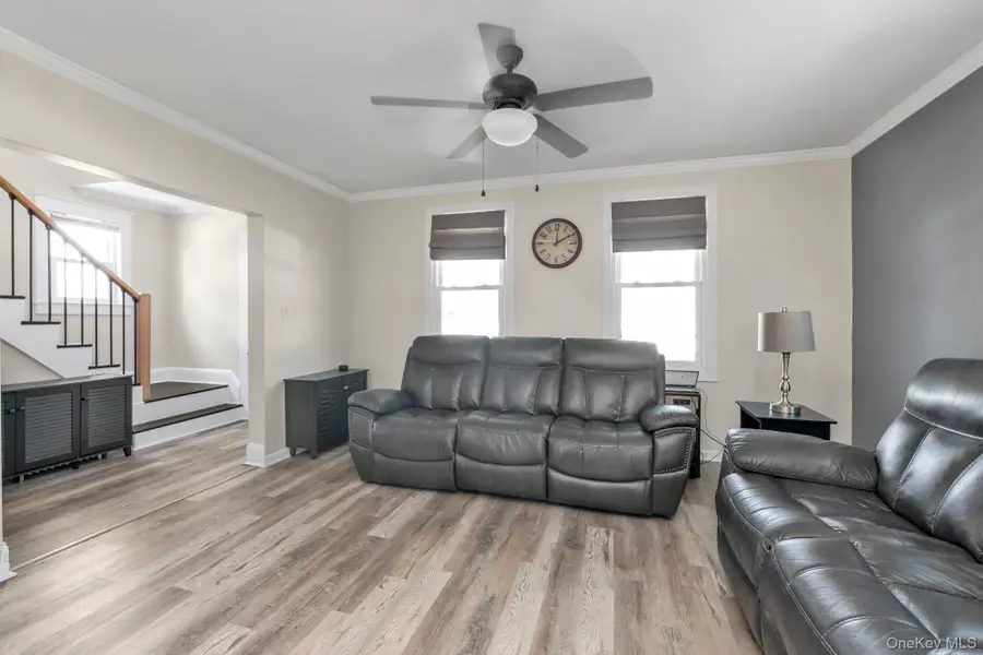 33 Notre Dame Avenue, Hicksville, NY 11801 - Image #2