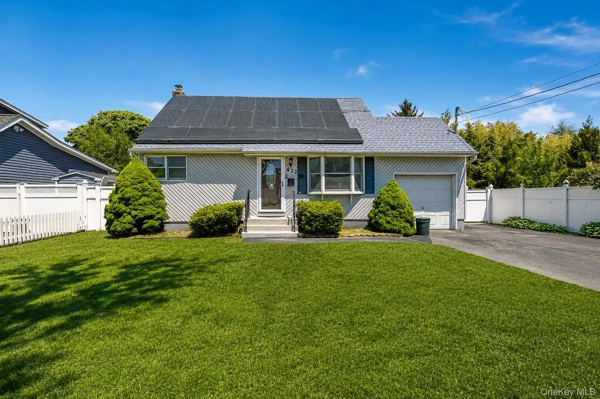 412 37th Street #whole House, Lindenhurst, NY 11757 - #1