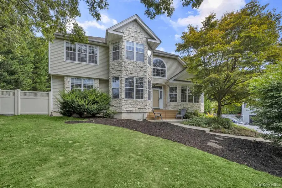 22 Whispering Woods Drive, Smithtown, NY 11787 - Image #2