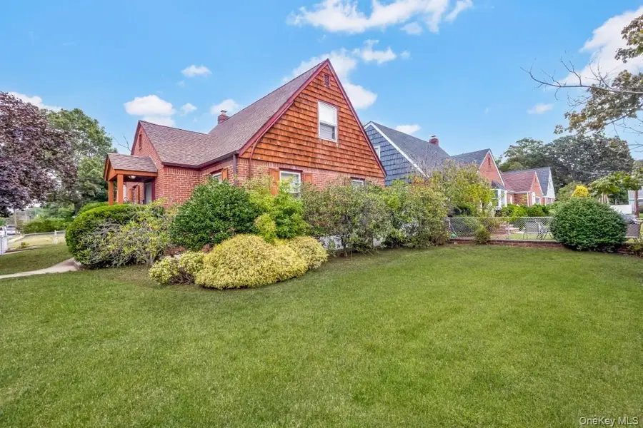 853 Arthur Street, West Hempstead, NY 11552 - Image #3