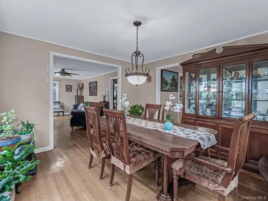 33 Berkshire Road, Yonkers, NY 10710 - Image #3