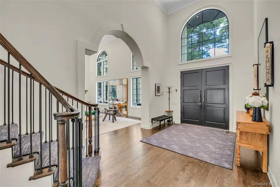 9 Hilldale Lane, Sands Point, NY 11050 - Image #2