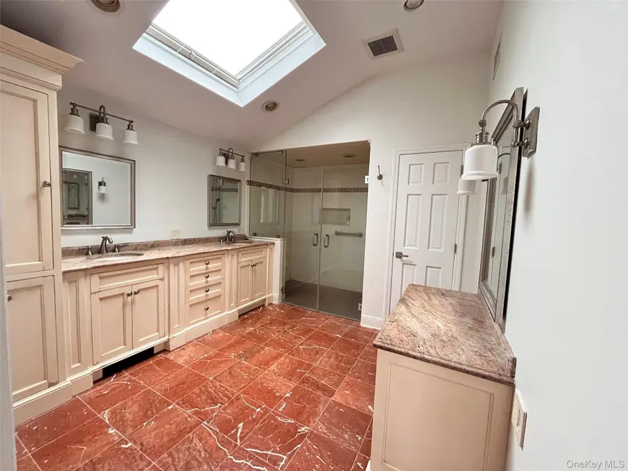 26 Polo Field Lane, Lake Success, NY 11020 - Image #3