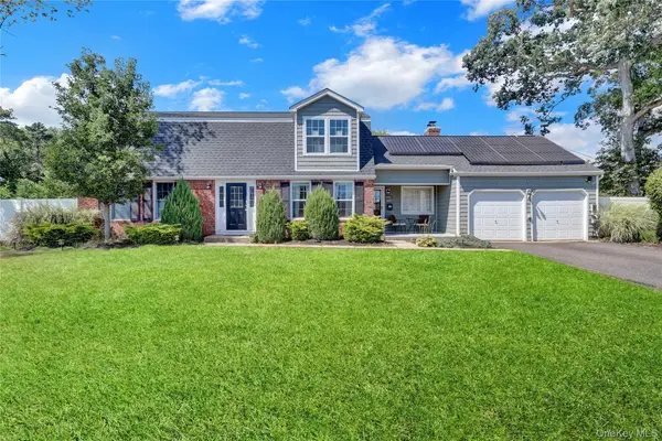 40 Bayview Drive, Oakdale, NY 11769