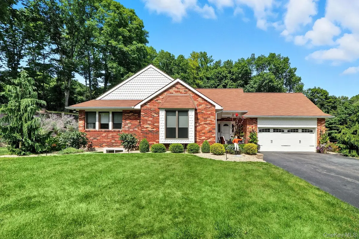 30 Red Hawk Lane, Poughkeepsie, NY 12601 - Image #1