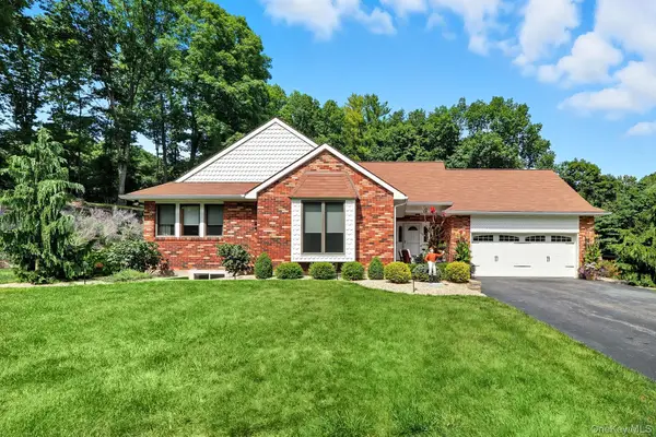 30 Red Hawk Lane, Poughkeepsie, NY 12601