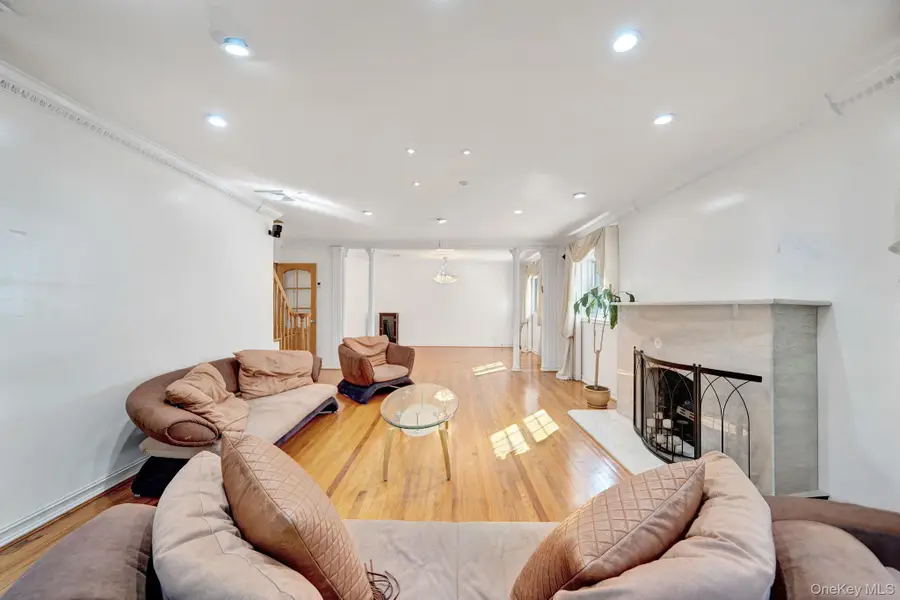 73-55 194th Street, Fresh Meadows, NY 11366 - Image #3